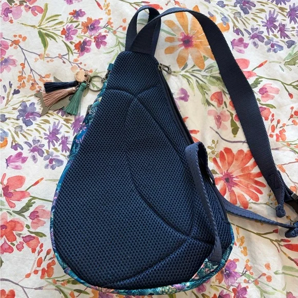 Sakroots On the Go sling - Picture 2 of 11